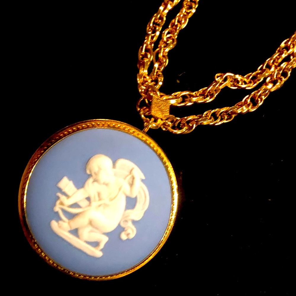 Vintage Wedgwood Pendant with Sarah Coventry Chain